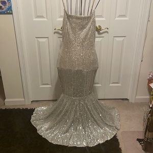 💿Silver💿sequin sparkly evening gown